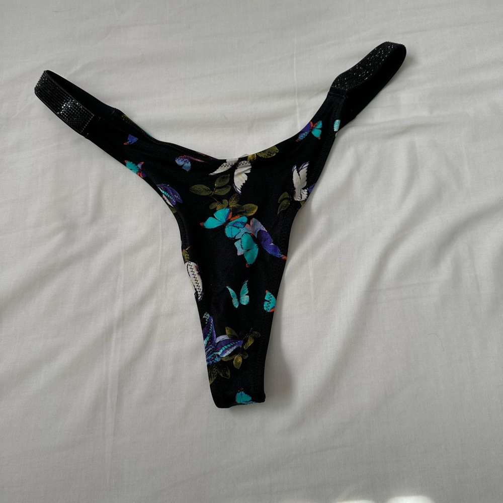 Victoria’s Secret thong bikini